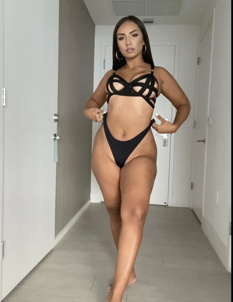 Nacktes geleaktes OnlyFans-Foto von Camila Bernal