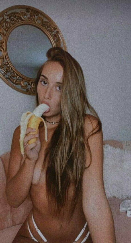 Elizabeth_moon1
