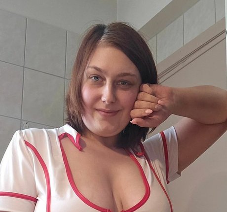Nacktes geleaktes OnlyFans-Foto von Bustyolive