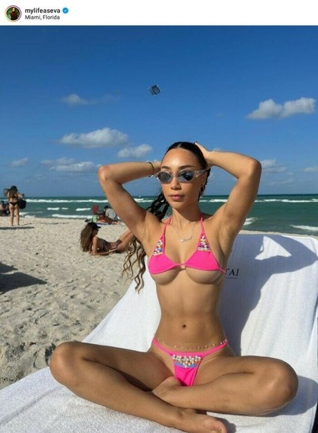 Nacktes geleaktes OnlyFans-Foto von Eva Gutowski