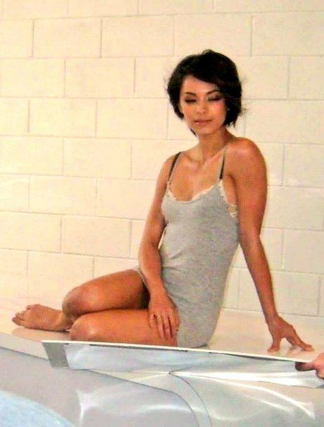 Nacktes geleaktes OnlyFans-Foto von Kristin Kreuk