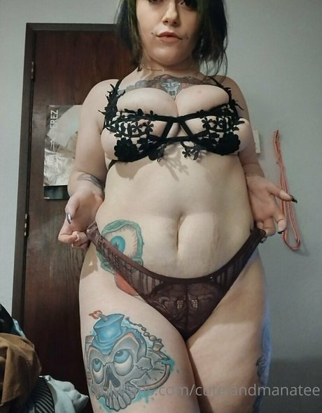 Nacktes geleaktes OnlyFans-Foto von Trusteemanatee