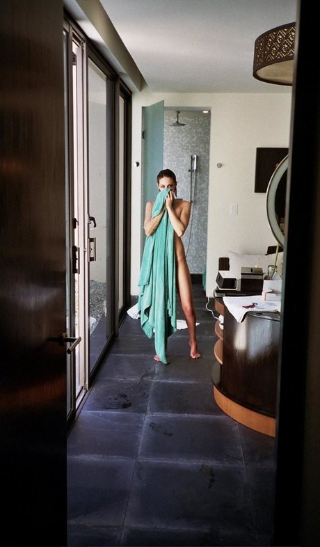 Willa Holland