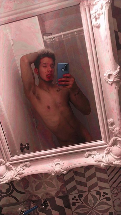 Nacktes geleaktes OnlyFans-Foto von Lianbadboy