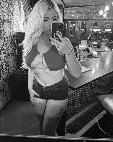 Nacktes geleaktes OnlyFans-Foto von Lexus Green Oasis