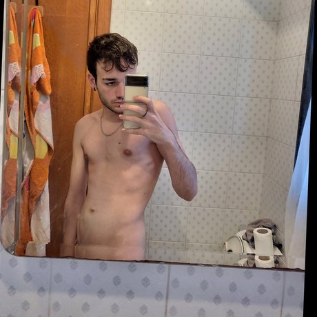 Nacktes geleaktes OnlyFans-Foto von Leo Micalizzi