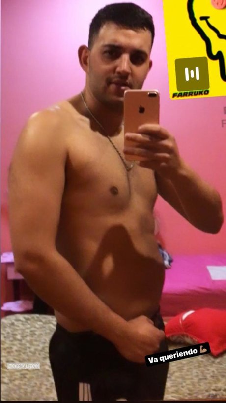 Nacktes geleaktes OnlyFans-Foto von Leo Js