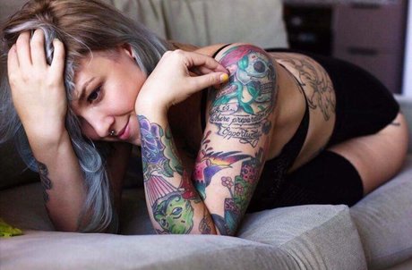 Nacktes geleaktes OnlyFans-Foto von Lena Loving