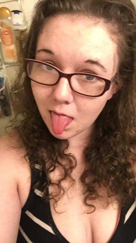 Nacktes geleaktes OnlyFans-Foto von Leigh