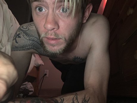 Nacktes geleaktes OnlyFans-Foto von Lucian Sypher
