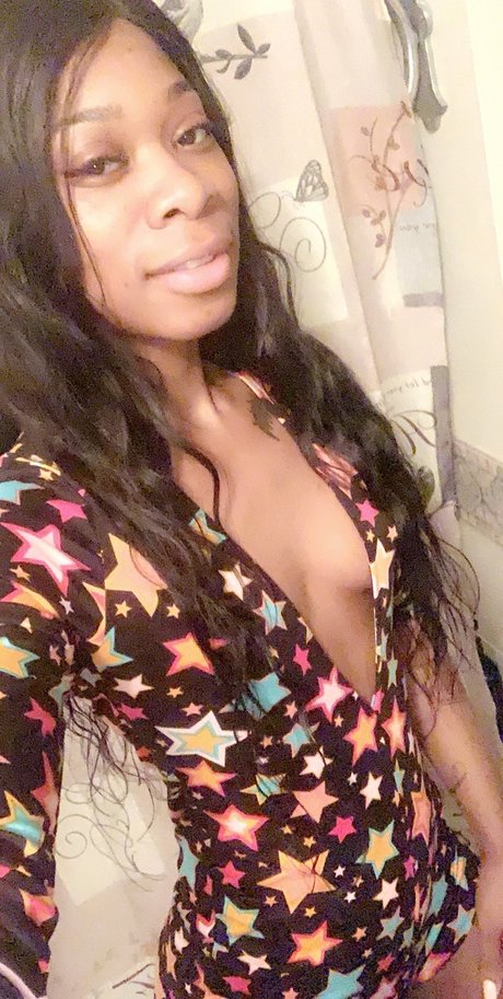 Nacktes geleaktes OnlyFans-Foto von Leeshadiamond
