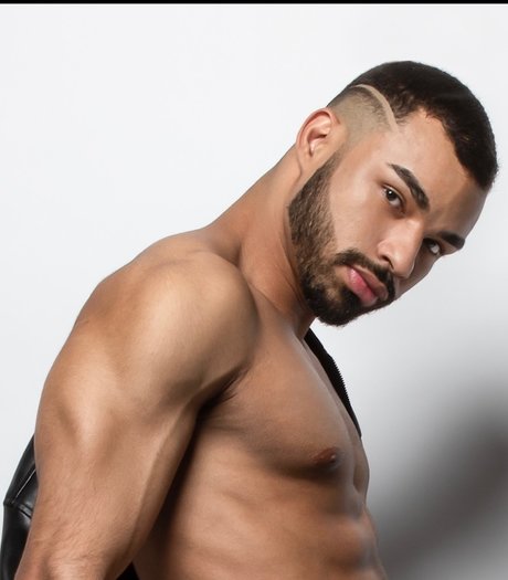 Nacktes geleaktes OnlyFans-Foto von Leandro Uk