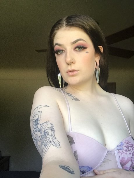 Nacktes geleaktes OnlyFans-Foto von Leah Beah