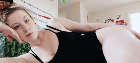 Nacktes geleaktes OnlyFans-Foto von Laylarose