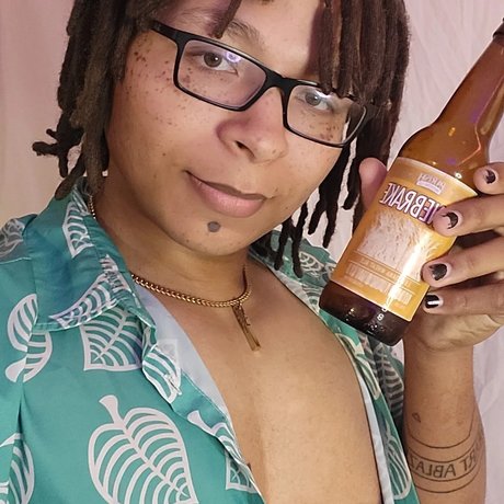 Nacktes geleaktes OnlyFans-Foto von Alvin Engerwolf