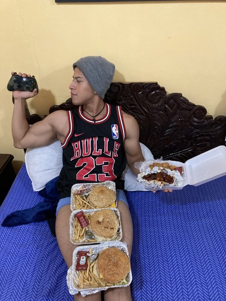 Nacktes geleaktes OnlyFans-Foto von Lin Kal Juarez