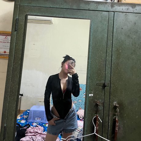 Nacktes geleaktes OnlyFans-Foto von Ling Ling