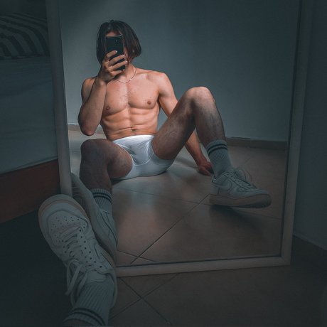 Nacktes geleaktes OnlyFans-Foto von Dante Limas