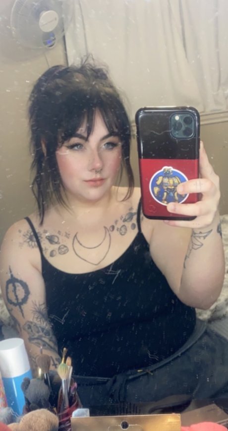Nacktes geleaktes OnlyFans-Foto von Lilith James