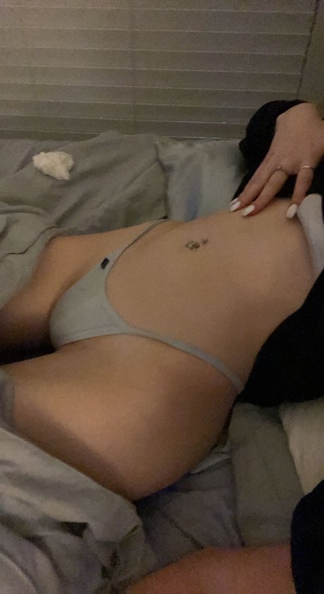 Nacktes geleaktes OnlyFans-Foto von Lila June