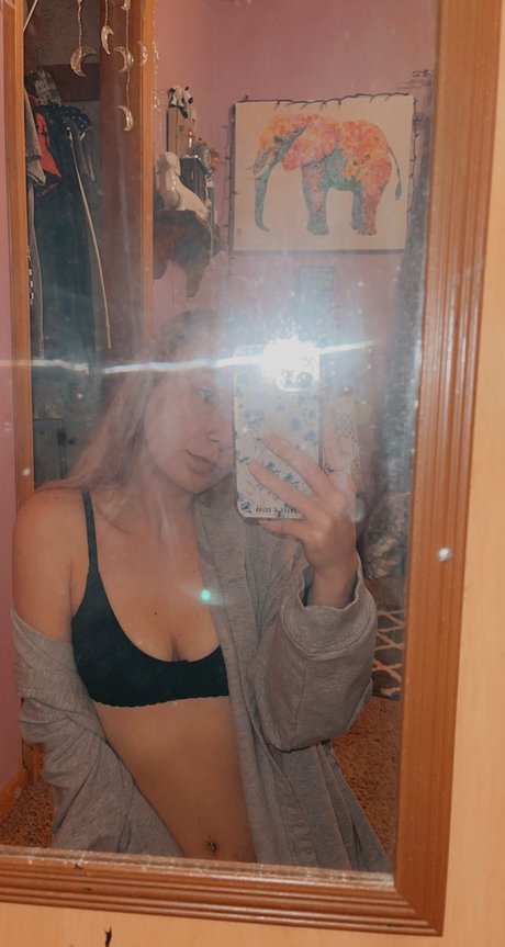 Nacktes geleaktes OnlyFans-Foto von Kinn 