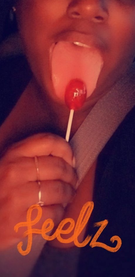 Nacktes geleaktes OnlyFans-Foto von Honeyyyy