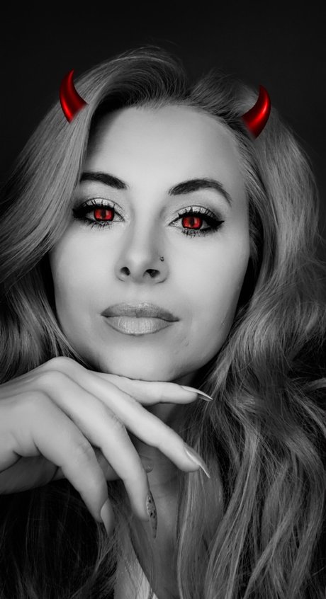 Nacktes geleaktes OnlyFans-Foto von Life With Nikki
