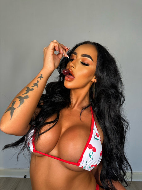 Nacktes geleaktes OnlyFans-Foto von Sapphire