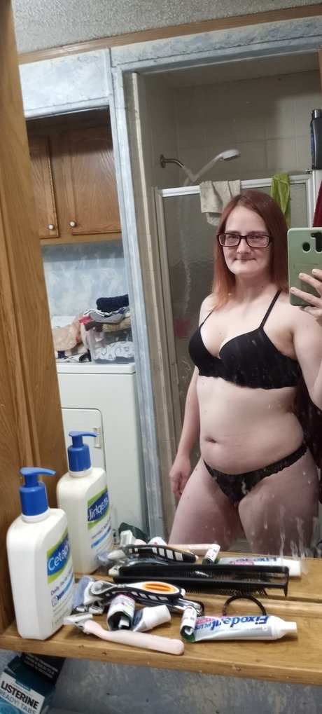 Nacktes geleaktes OnlyFans-Foto von Lovergirl1995