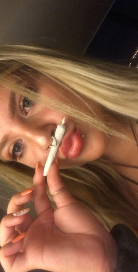 Nacktes geleaktes OnlyFans-Foto von Love