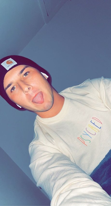 Nacktes geleaktes OnlyFans-Foto von A