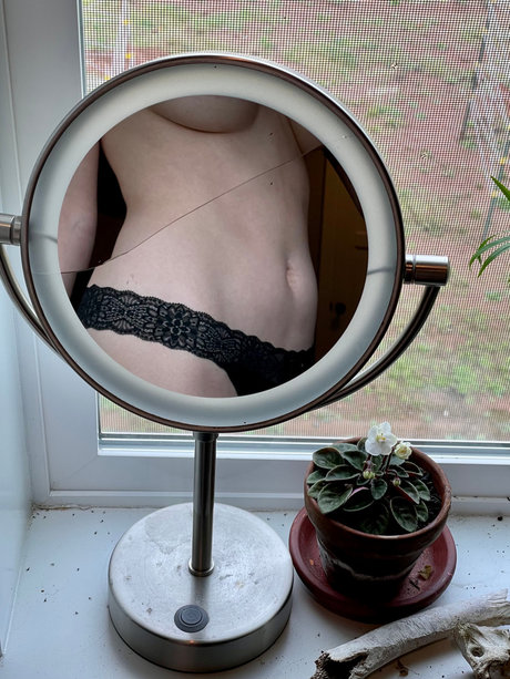 Nacktes geleaktes OnlyFans-Foto von Lillie