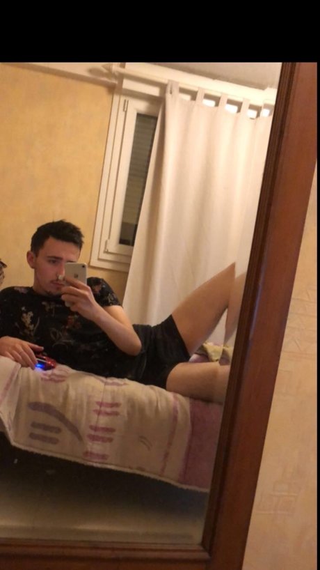 Nacktes geleaktes OnlyFans-Foto von Julianfara77