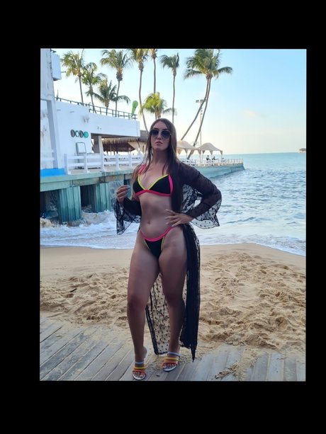 Nacktes geleaktes OnlyFans-Foto von Love