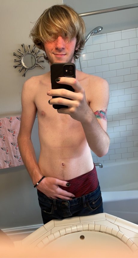 Nacktes geleaktes OnlyFans-Foto von Las 1 Twink
