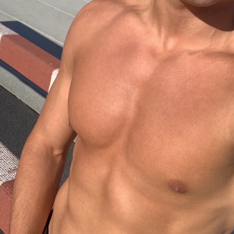 Nacktes geleaktes OnlyFans-Foto von Master Lorenzo