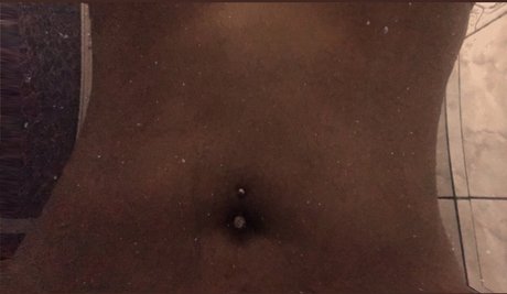 Nacktes geleaktes OnlyFans-Foto von Lola
