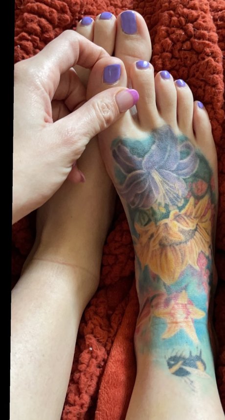 Nacktes geleaktes OnlyFans-Foto von Lola Burns