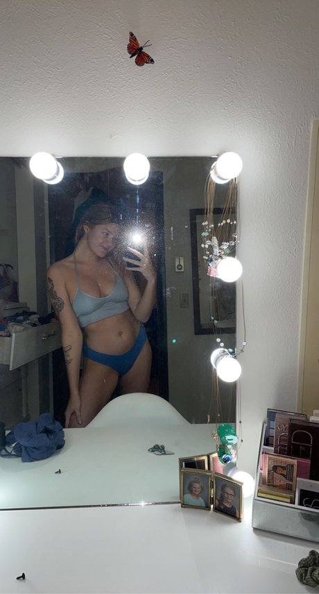 Nacktes geleaktes OnlyFans-Foto von Lola