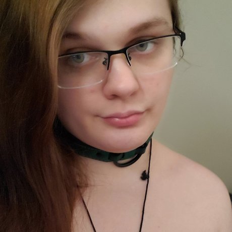 Nacktes geleaktes OnlyFans-Foto von Transfem Lizzy