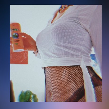 Nacktes geleaktes OnlyFans-Foto von N