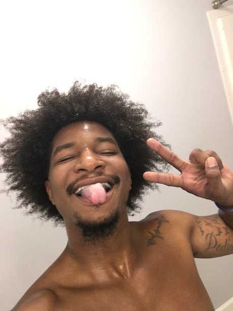 Nacktes geleaktes OnlyFans-Foto von Ocho8