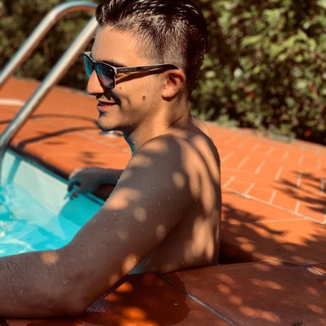 Nacktes geleaktes OnlyFans-Foto von Merk