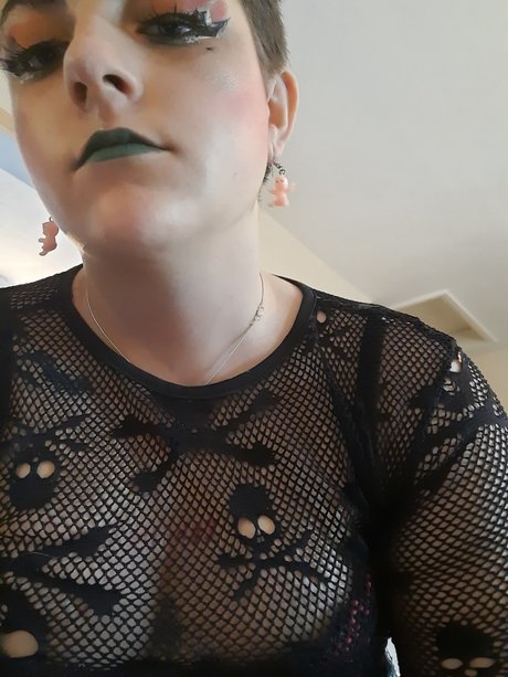 Nacktes geleaktes OnlyFans-Foto von Lun