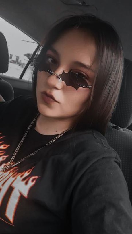 Nacktes geleaktes OnlyFans-Foto von Angelinas Inferno