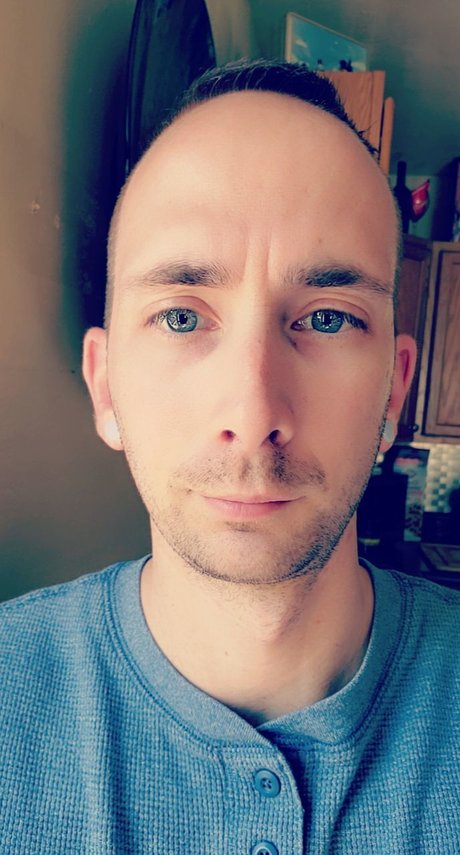 Nacktes geleaktes OnlyFans-Foto von Luke Graham