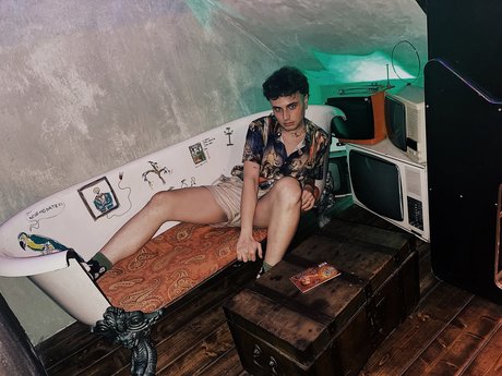 Nacktes geleaktes OnlyFans-Foto von Luigi Chachki