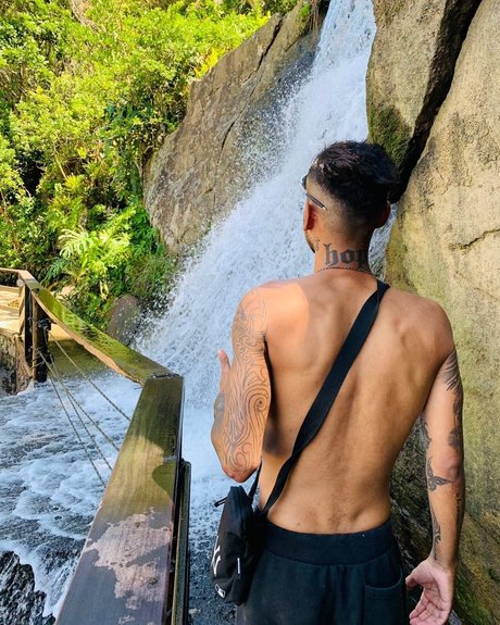 Nacktes geleaktes OnlyFans-Foto von Lucianoso95