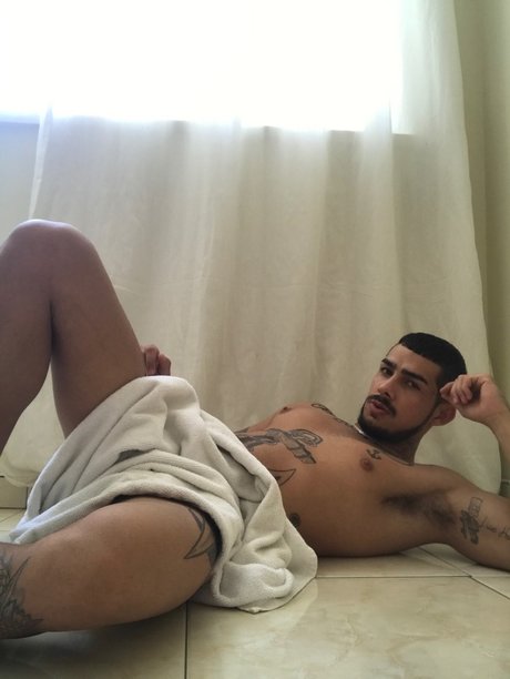 Nacktes geleaktes OnlyFans-Foto von Luciano Queiroz