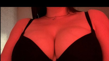 Nacktes geleaktes OnlyFans-Foto von Marishathechic
